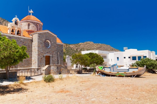 Eglise + village crete