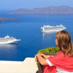 femme en grece avec ferrys